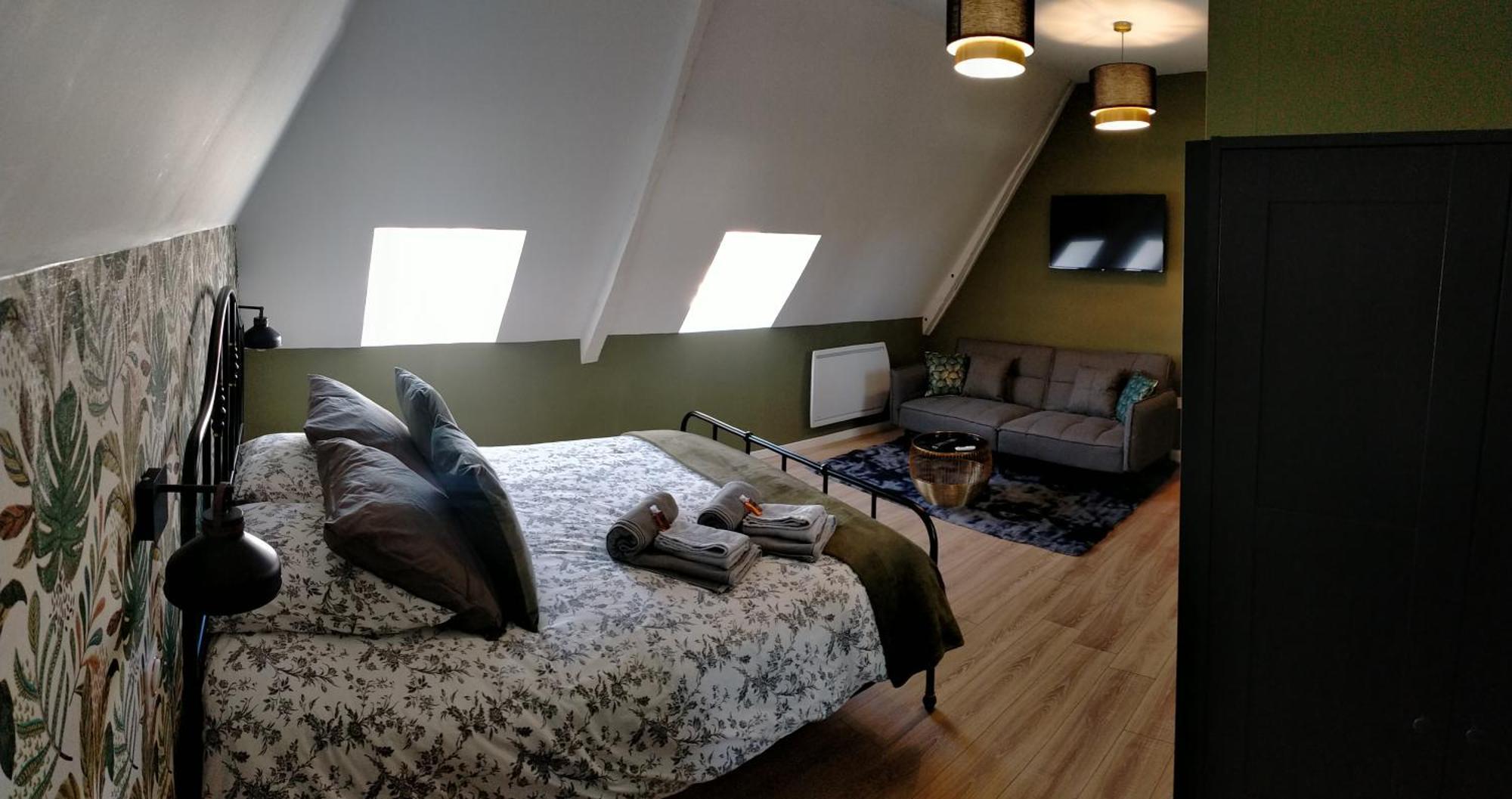 La Cour Des Ursulines Otel Josselin Oda fotoğraf